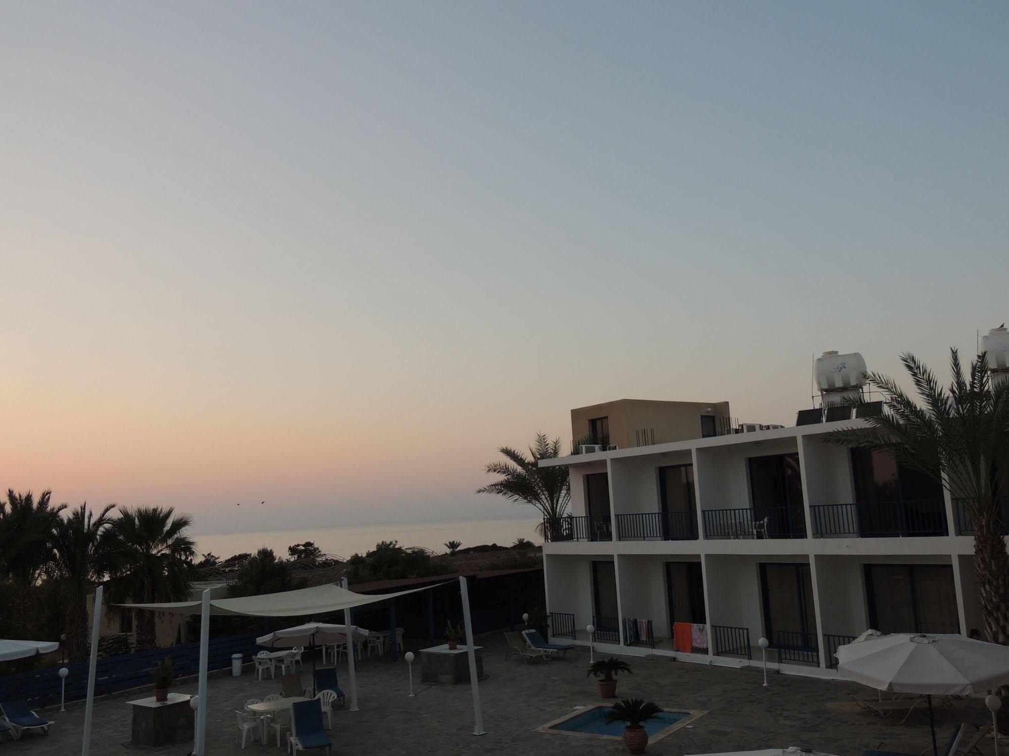 West End Hotel Peyia Exterior foto